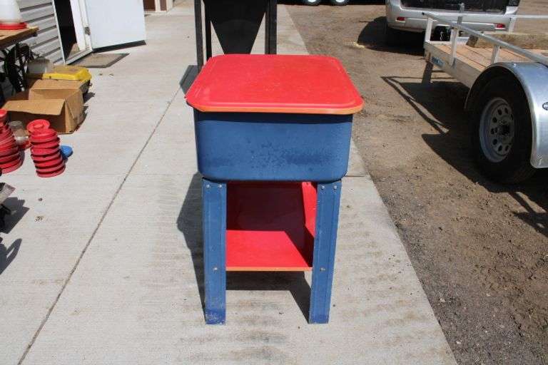 PowerLift 20 gal. parts washer Lee Real Estate & Auction Service