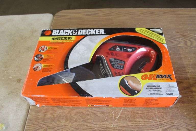Black & Decker elec. power hand saw Lee Real Estate & Auction Service