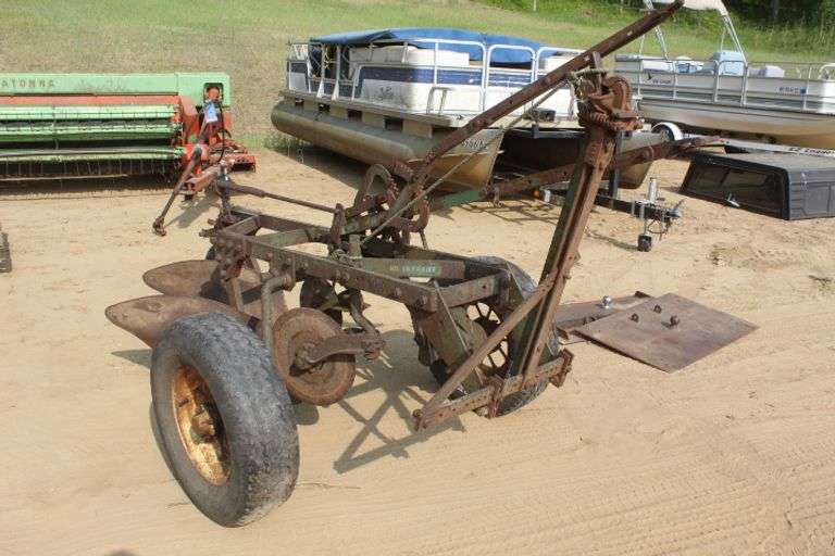 John Deere Model 44 PullType Plow Lee Real Estate & Auction Service
