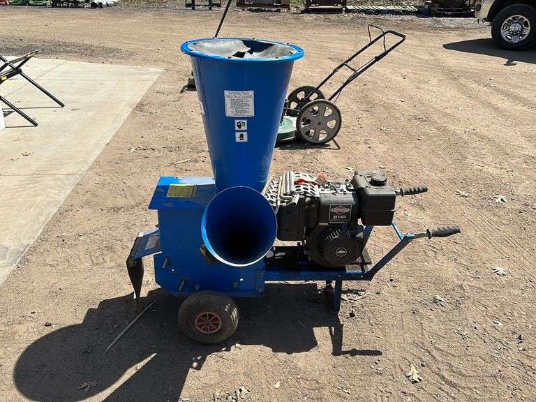 BCS Chipper/Shredder Lee Real Estate & Auction Service