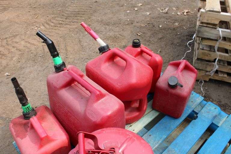(6) Gas Cans Lee Real Estate & Auction Service