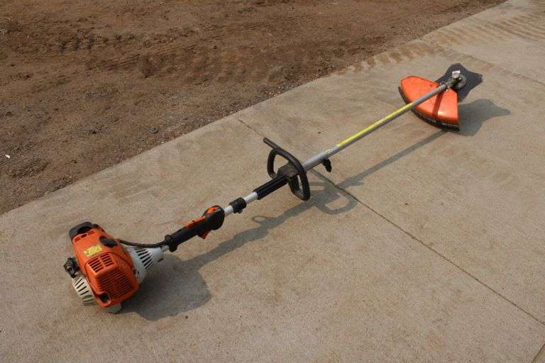 Stihl String Trimmer Lee Real Estate & Auction Service