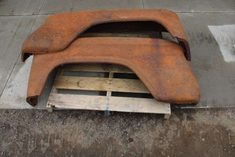Antique Truck Fenders Lee Real Estate & Auction Service