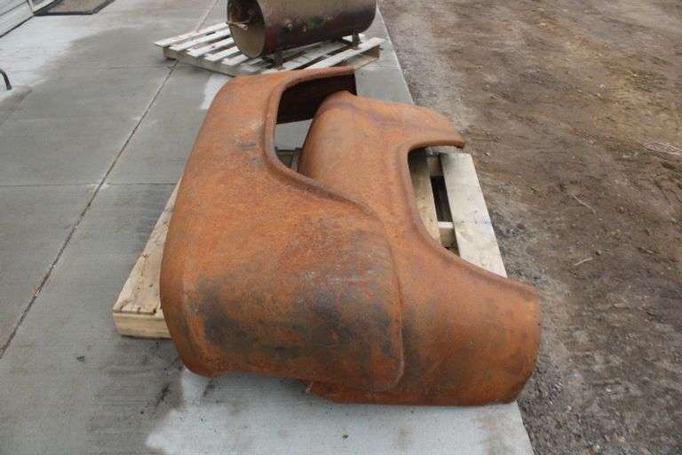 Antique Truck Fenders Lee Real Estate & Auction Service