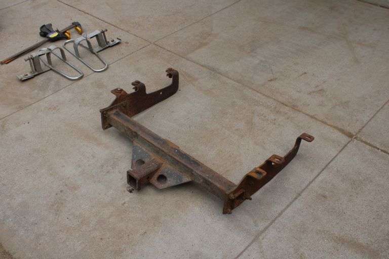 Frame Mount Hitch Lee Real Estate & Auction Service