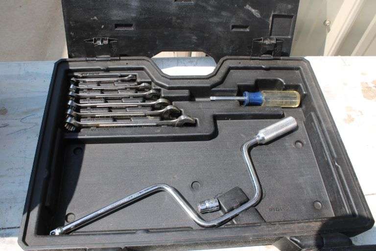 Craftsman socket & wrench set w/case Lee Real Estate & Auction Service