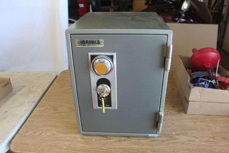 Brinks personal safe & lock box Lee Real Estate & Auction Service