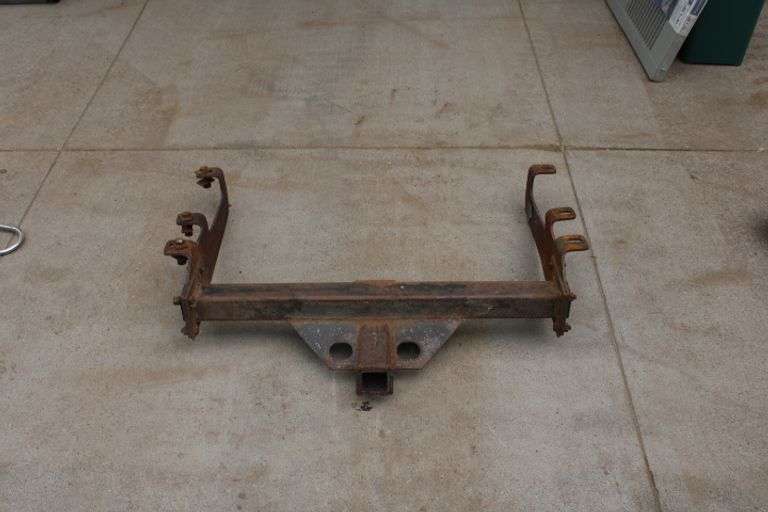 Frame Mount Hitch Lee Real Estate & Auction Service