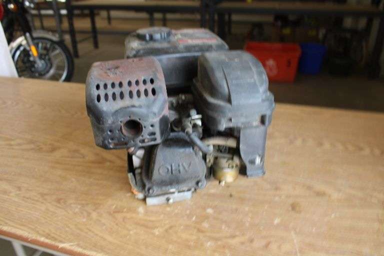 Excell 179 cc gas engine, horizontal shaft - Lee Real Estate & Auction ...