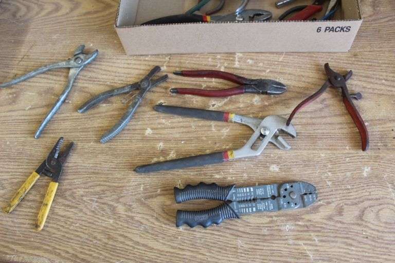 Variety of Pliers Lee Real Estate & Auction Service