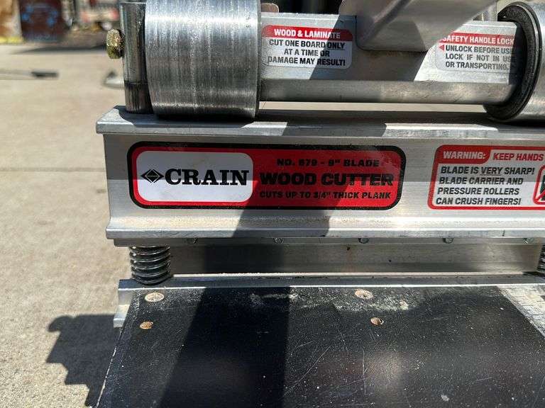 Crain Wood/Laminate Flooring Cutter Lee Real Estate & Auction Service