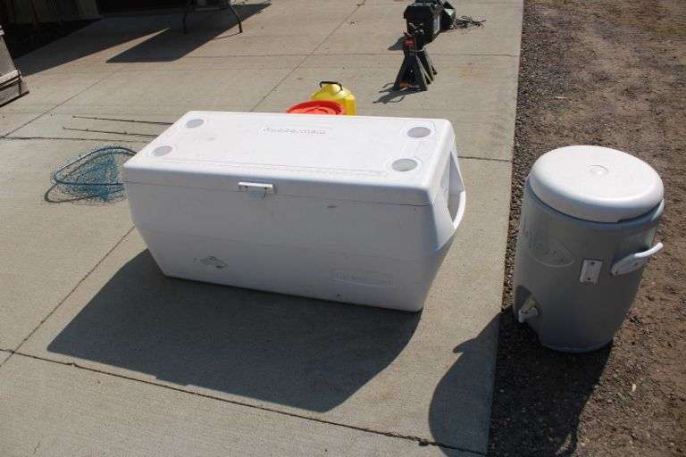 Rubbermaid cooler & Igloo water cooler Lee Real Estate & Auction Service