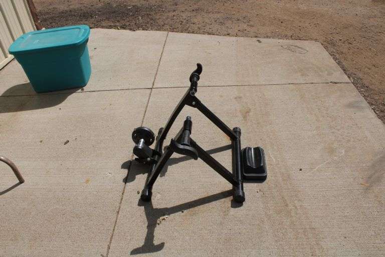 Stationary bicycle stand Lee Real Estate & Auction Service