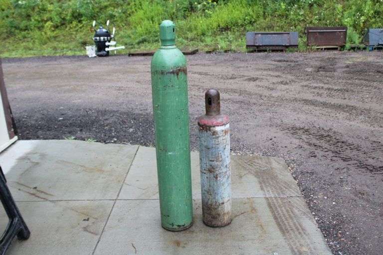 Oxygen & Acetylene Tanks Lee Real Estate & Auction Service