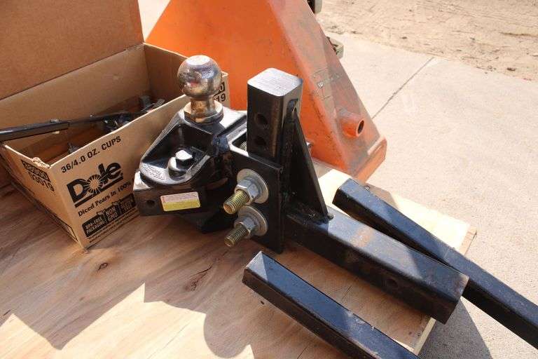 10,000 lb. Equalizer Hitch Lee Real Estate & Auction Service