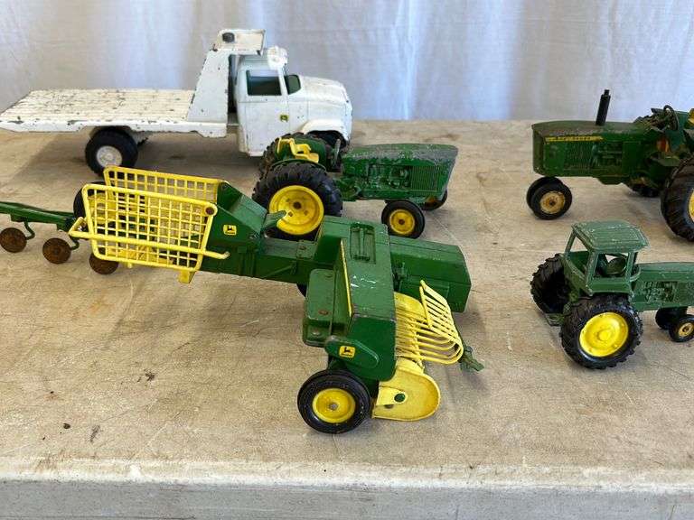 Vintage John Deere Toy Tractors & Implements Lee Real Estate