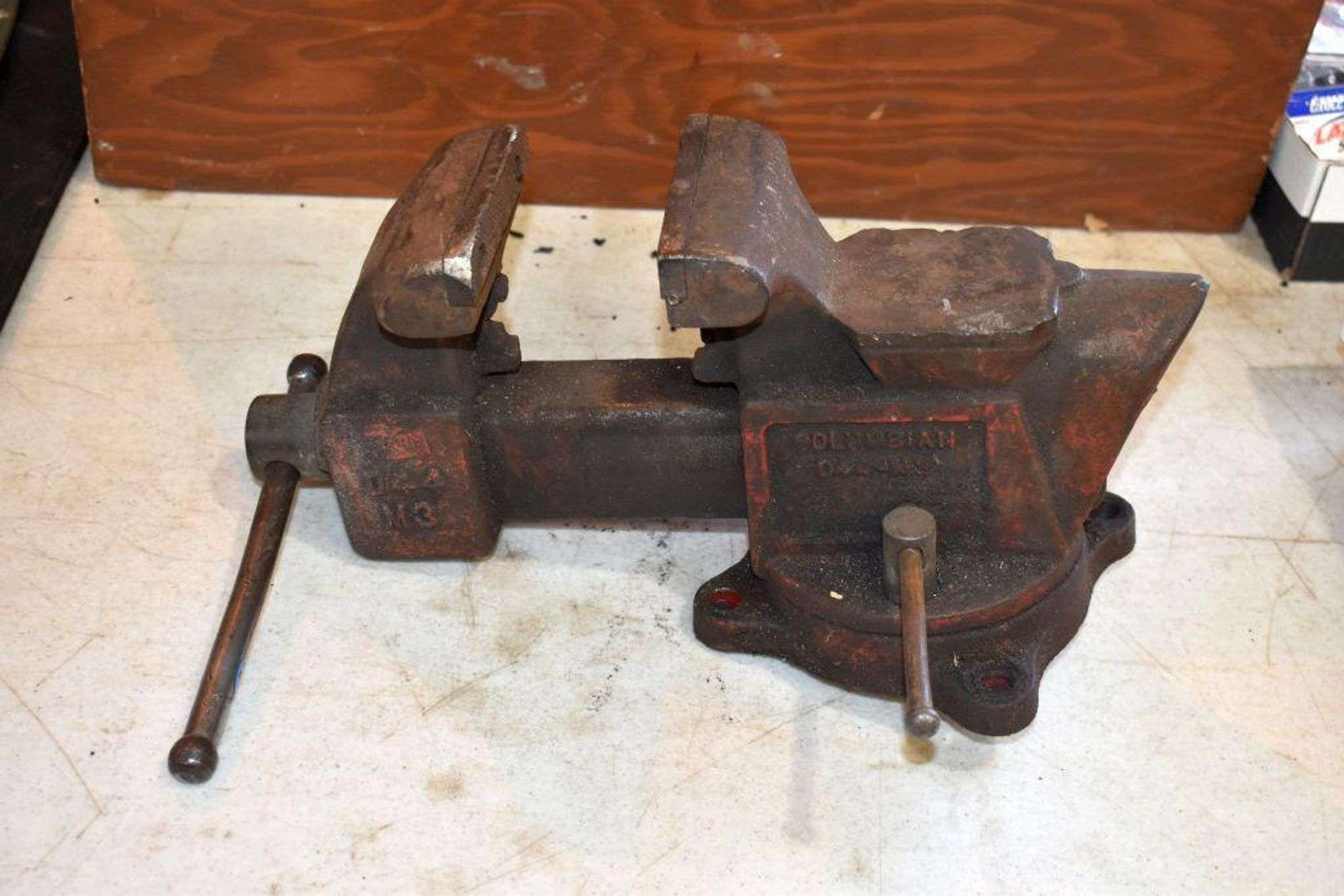 Colombian 4" Bench Vise - Maring Auction Co LLC