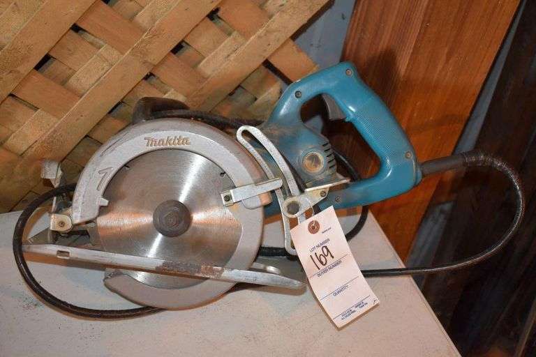 Makita Worm Drive 7 1/4" Circular Saw, Corded Maring Auction Co LLC