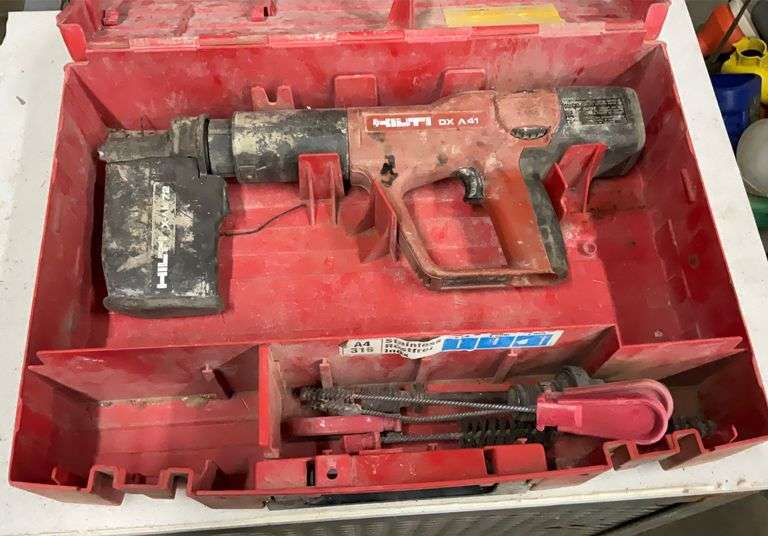 Hilti DX A41 Powder Actuated Nail Gun with XAM72 Clip and Case