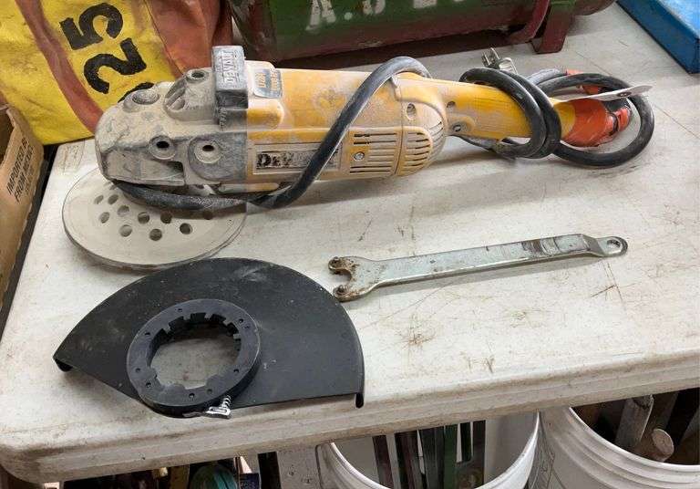 DeWalt D28474 8000 RPM Corded Grinder, Works Maring Auction Co LLC