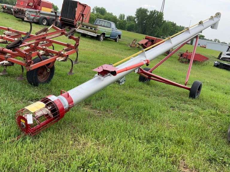 Feterl 10"x32' Grain Auger, 540 PTO, New Tube, New Bearings Top and