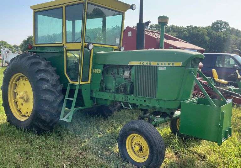 John Deere 4020 Gas Tractor, Wide Front, Cab, Syncro, 3pt., Quick Hitch