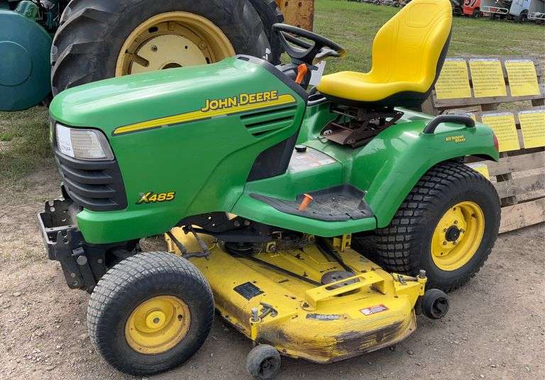 John Deere X485 Lawn Tractor, All Wheel Steer, Power Steering