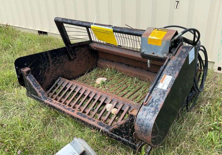 Loftness Kwik Pik Hydraulic Rake Rock Bucket, 60" Maring Auction Co LLC