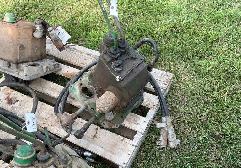 Oliver hydraulic pump unit Maring Auction Co LLC