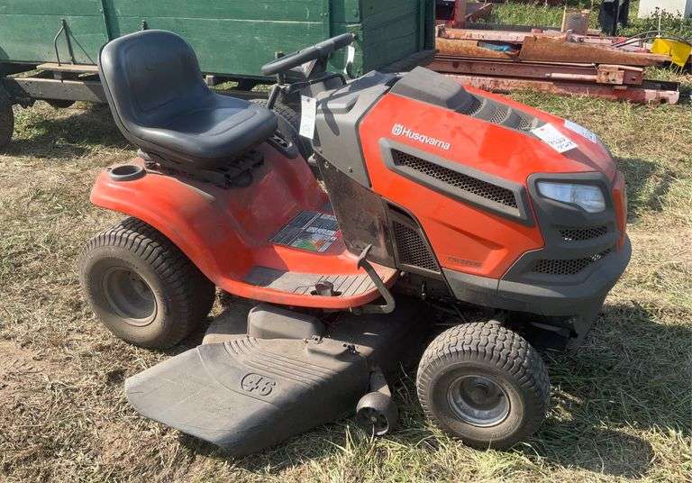 Husqvarna YTH22V46 lawn mower, 46” deck, 22hp, runs Maring Auction Co LLC