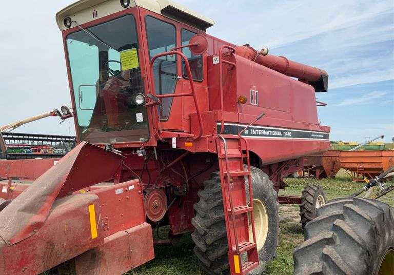 1983 International 1440 Axial Flow Combine,4367 Hours, 23x126 Front