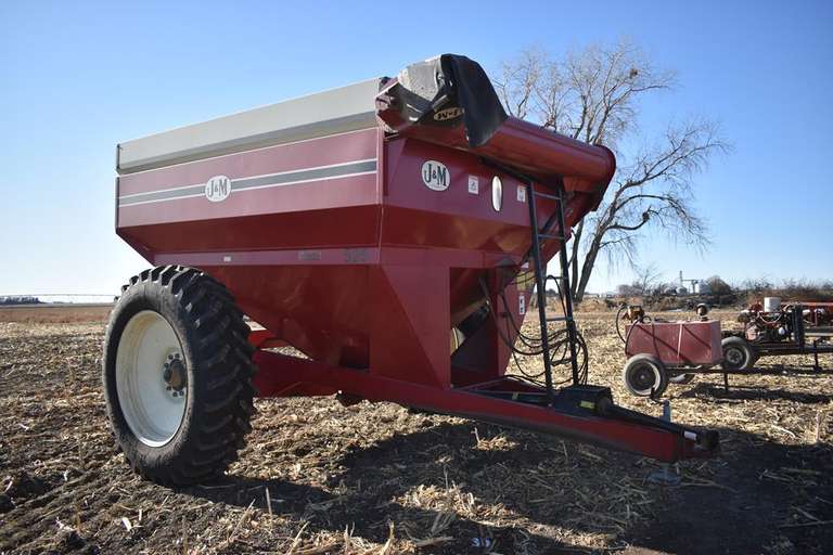 J&M 525 grain cart, 1000 PTO, corner auger, Adam Marshall Land