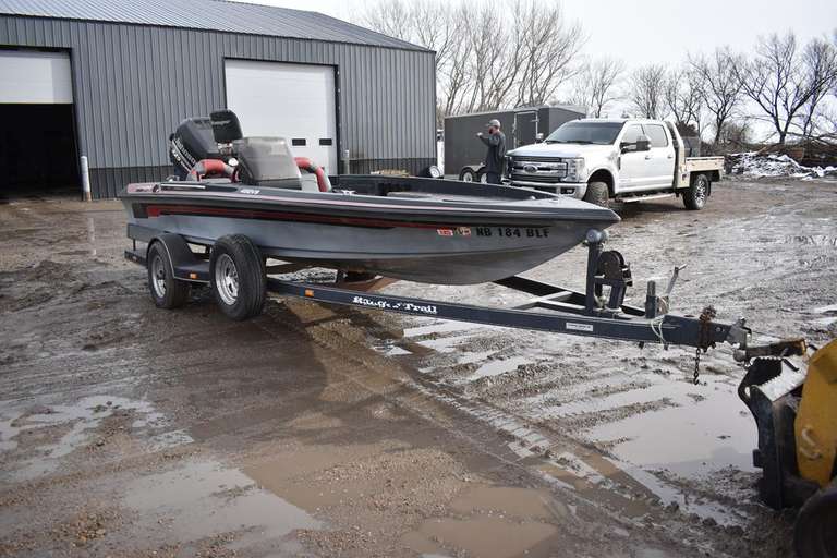 1990 Ranger Bassmaster Classic Boat, 18FT. Adam Marshall Land