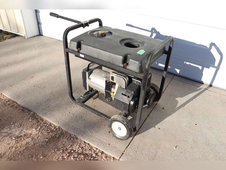 Generac 6,250 watt generator, 10HP, runs Adam Marshall Land & Auction