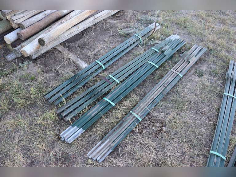 New tposts, 4 bundles of (5), 20 total, 5ft Adam Marshall Land