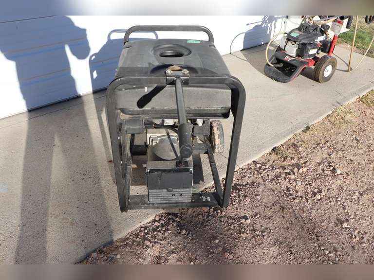 Generac 6,250 watt generator, 10HP, runs Adam Marshall Land & Auction