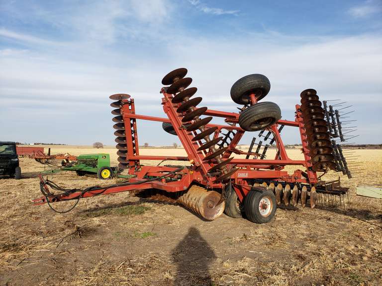 Case IH 3950 disk, 23ft., 7.5\" spacing - Adam Marshall Land & Auction, LLC