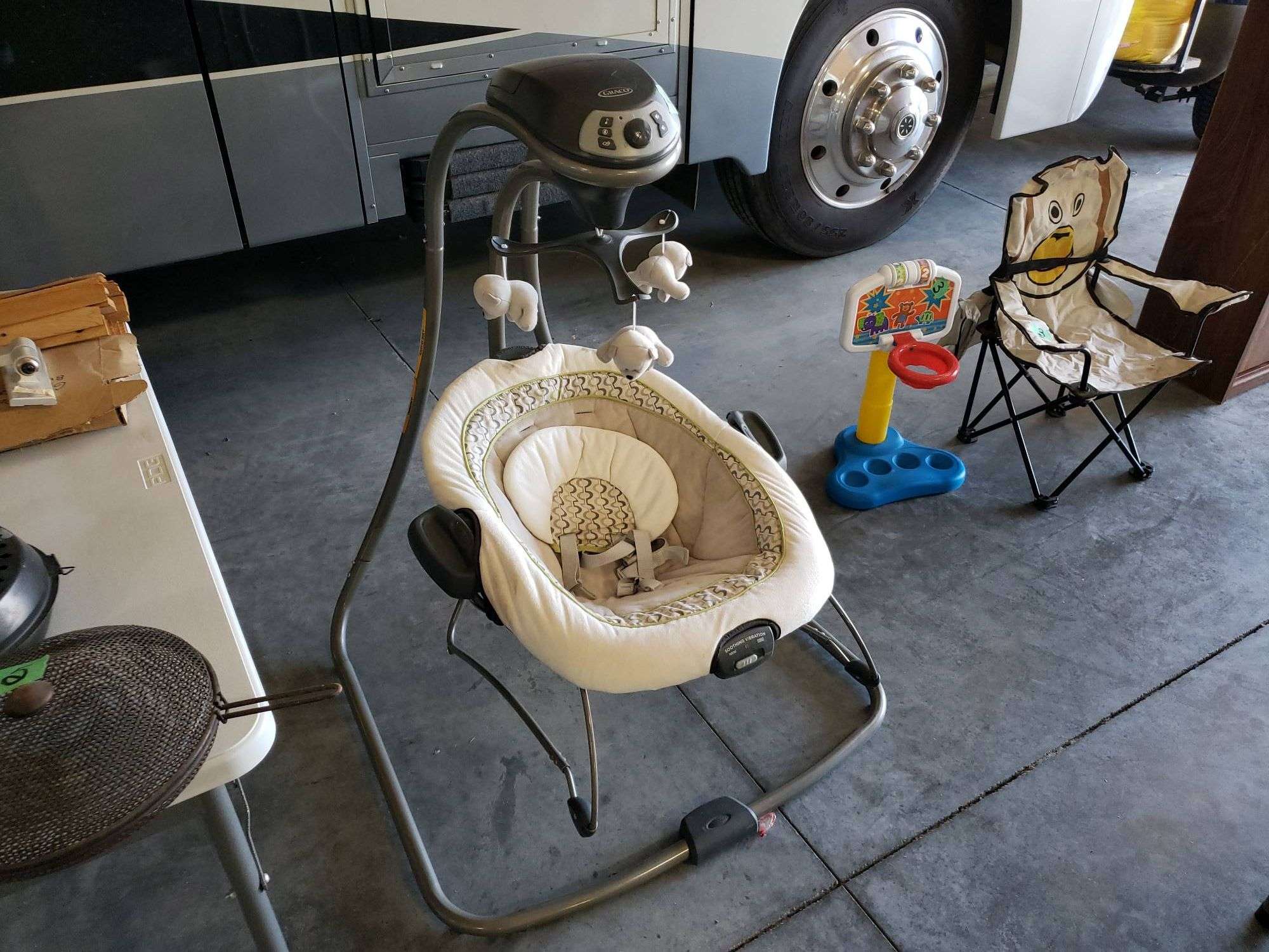 graco floor swing
