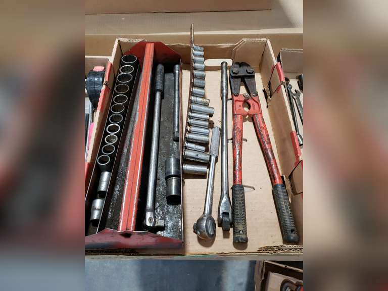 Std. Sockets, SK 1/2 ratchet, napa 1/2 bar, bolt cutters Adam
