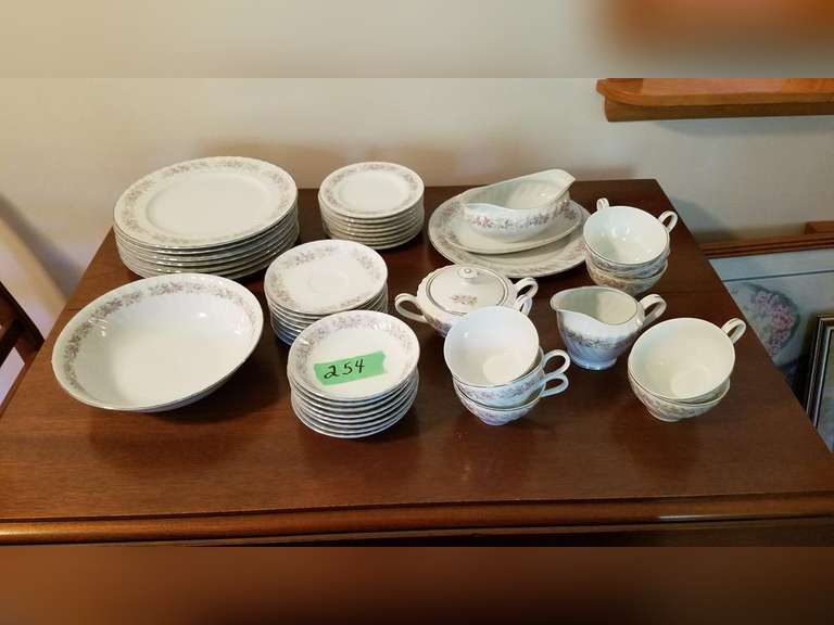 "Teahouse Rose" Dansico China, 8 Place Settings Adam Marshall Land