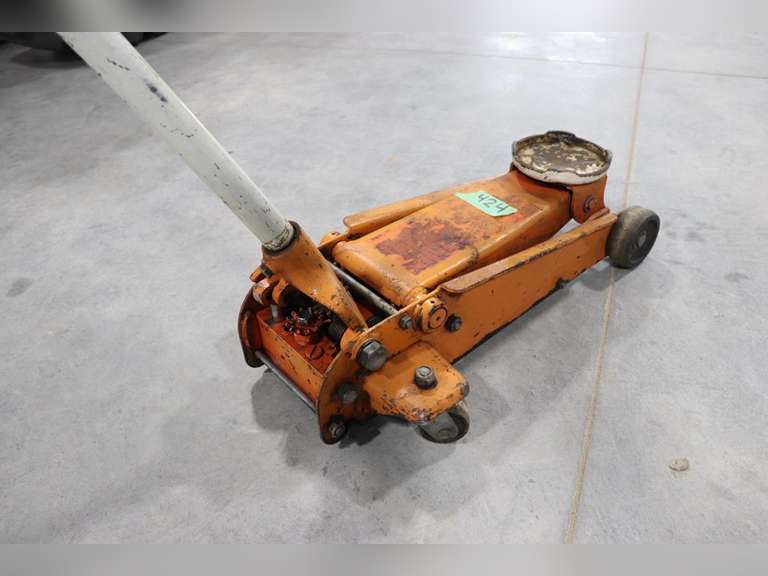 2 Ton Floor Jack Adam Marshall Land & Auction, LLC