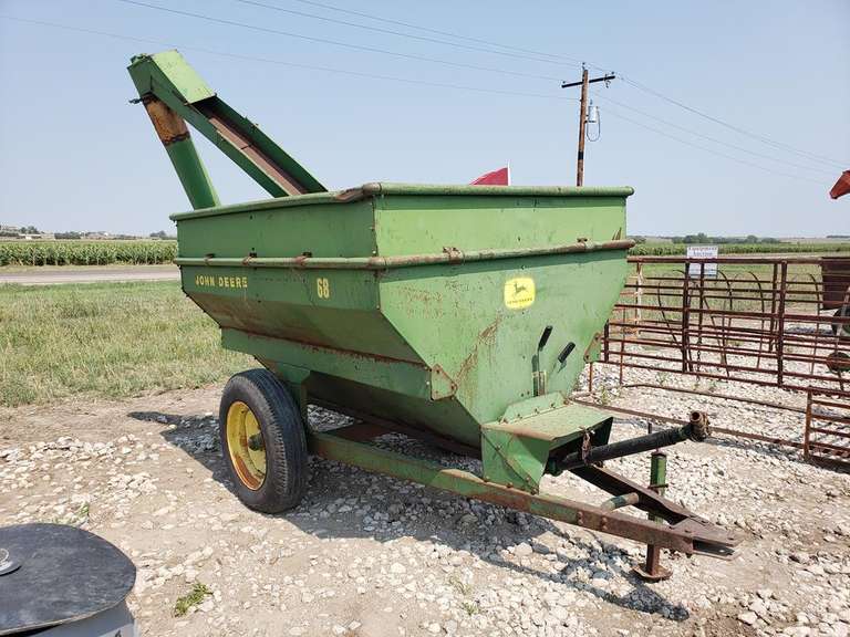 John Deere 68 Auger Wagon Adam Marshall Land & Auction, LLC