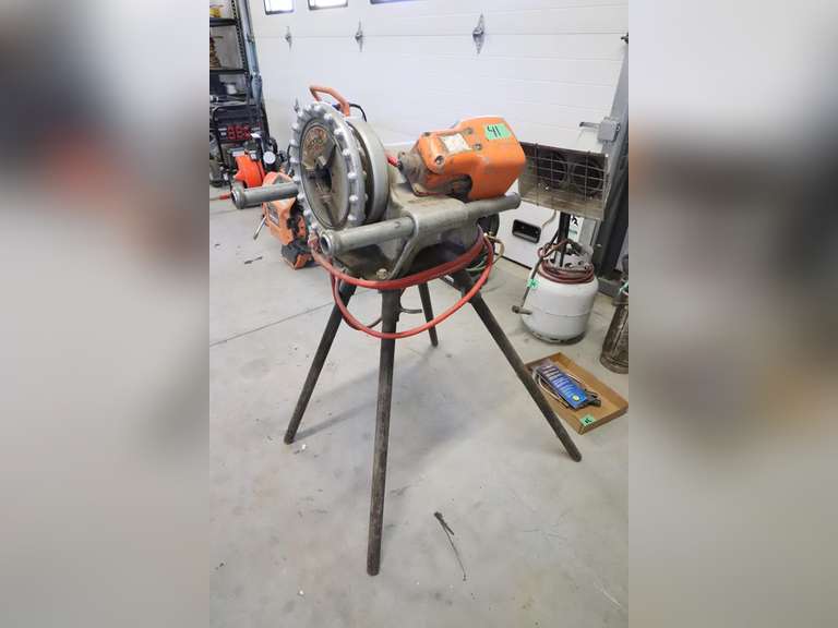 Rigid 300 powered pipe threader w/ foot control Adam Marshall Land