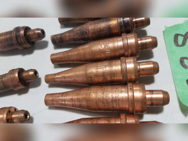 Assorted Victor Oxy/Acetylene Cutting Torch Tips (14 pc) Adam Marshall Land & Auction, LLC