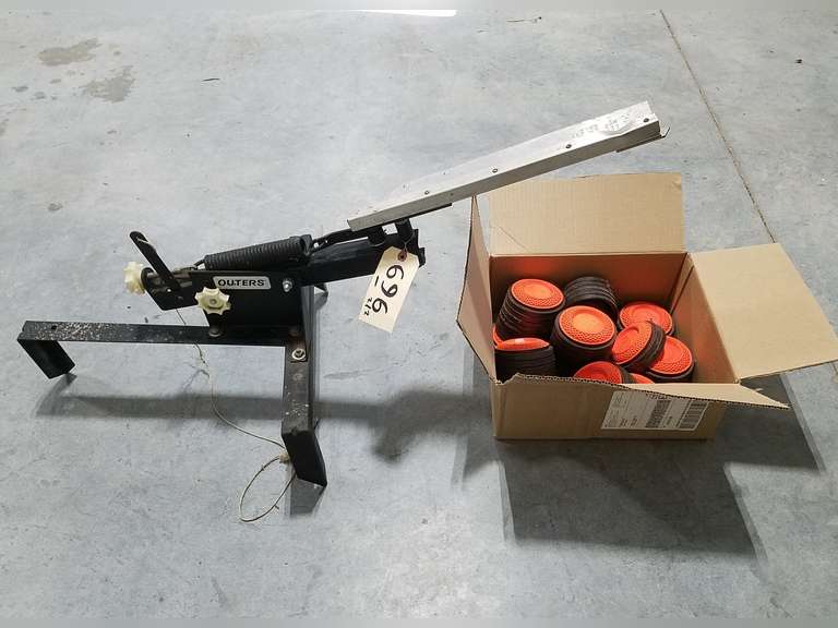 Outers Target Thrower & White AA Flyer Targets Adam Marshall Land