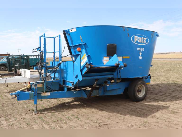 Patz V420 LP Vertical Mixer with Scale Adam Marshall Land & Auction, LLC
