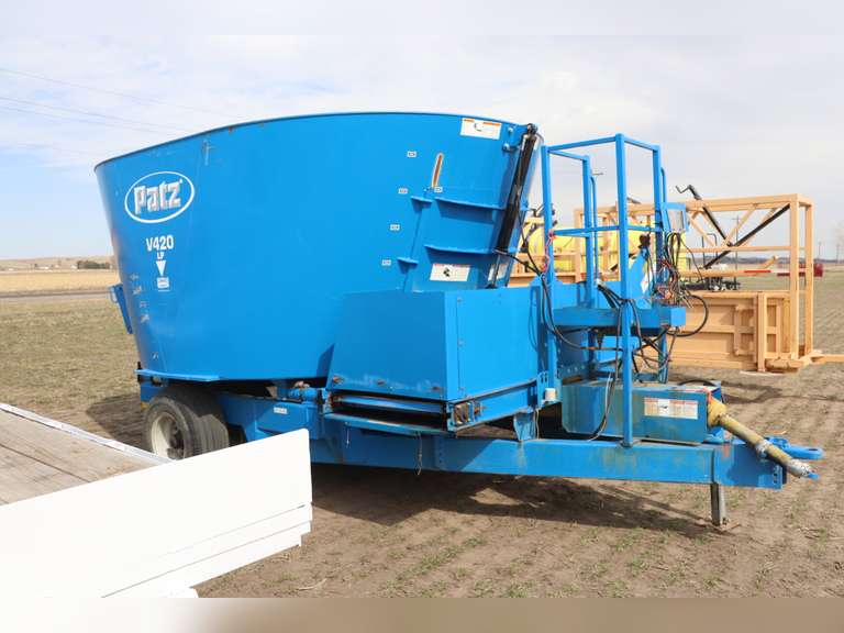 Patz V420 LP Vertical Mixer with Scale Adam Marshall Land & Auction, LLC