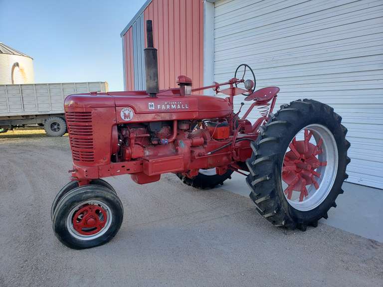 1943 Farmall M Gas Tractor (Gibbon, NE) Adam Marshall Land & Auction, LLC