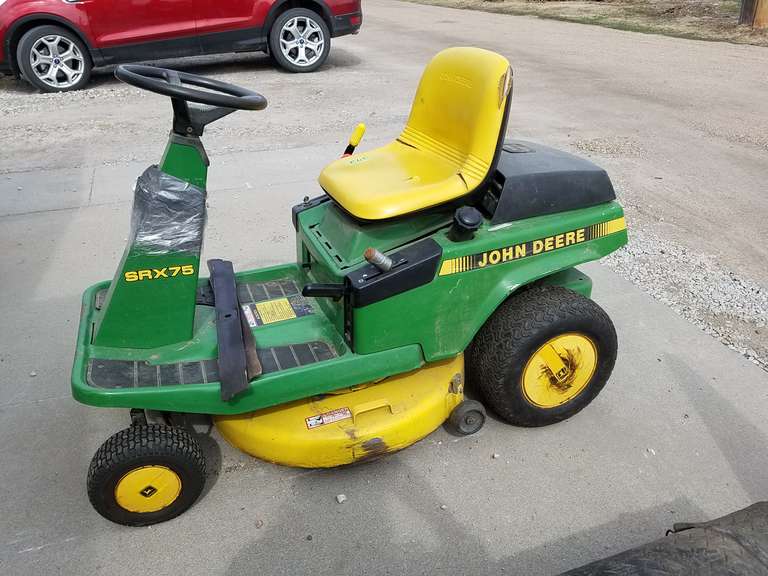 John Deere SRX75 Riding Lawn Mower Adam Marshall Land & Auction, LLC