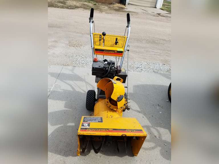 MTD Snowflite Snow Blower 5/20 Adam Marshall Land & Auction, LLC
